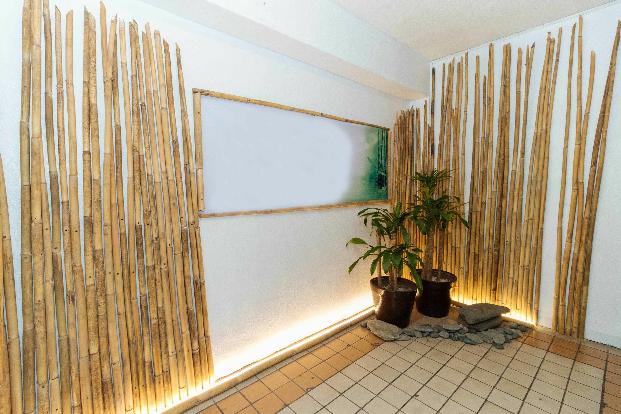 Reddoorz @ Amorsolo Makati ماكاتي المظهر الخارجي الصورة